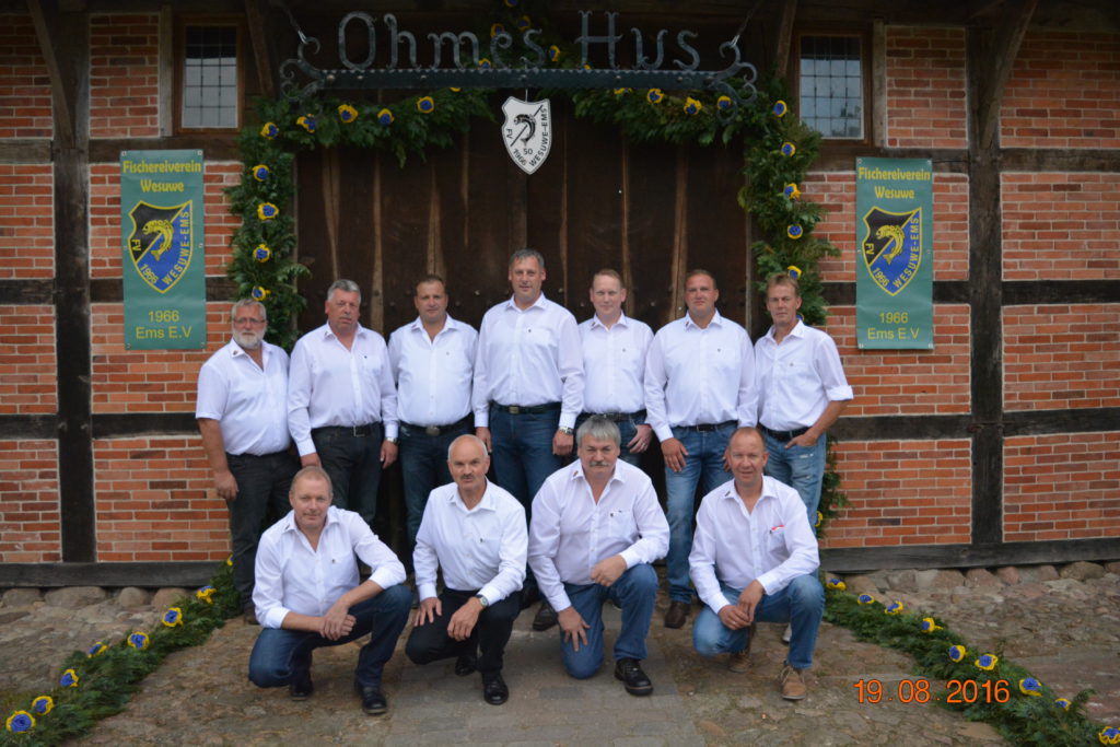 Hintere Reihe v.l.n.r.: Ludger Kloppe, Jürgen Eiken, Christoph Schoneville, Günter Eiken, Martin Gehrs, Sören Stahl, Holger Schmitz Vordere Reihe v.l.n.r.: Andreas Pruys, Franz Schwieters, Matthias Tengen, Andreas Pott